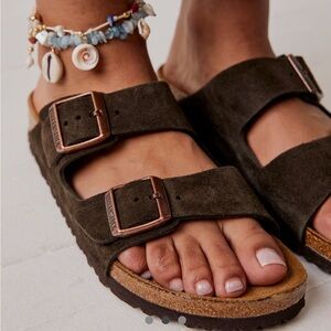 Birkenstock Suede Leather Arizona Soft Footbed Sandals in Mocha